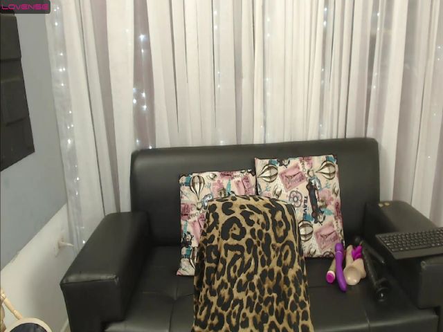 Live sex webcam photo for sexy_hills #274172246