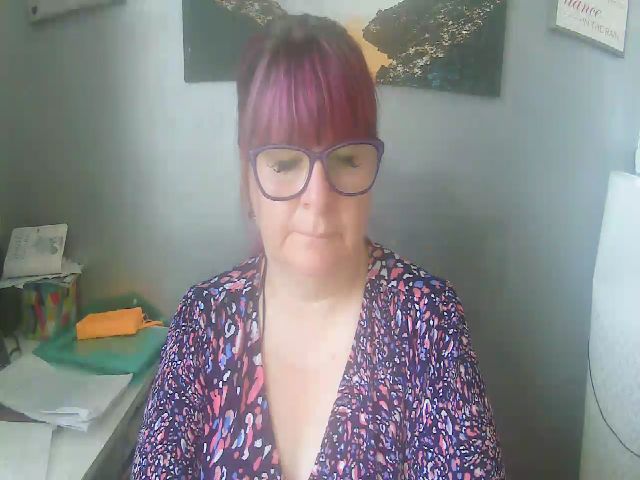 Live sex webcam photo for sexymilf456 #274157676