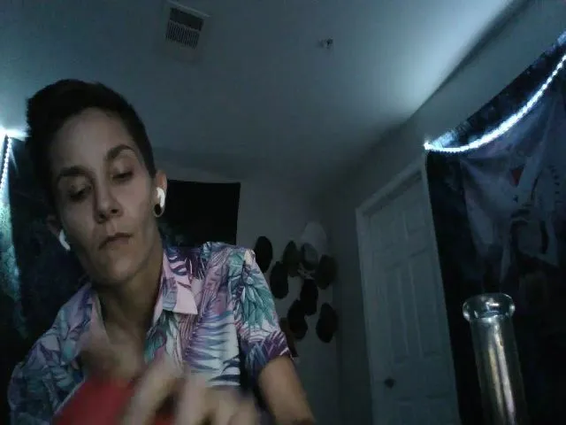 Live sex webcam photo for sexysweet420 #274083633