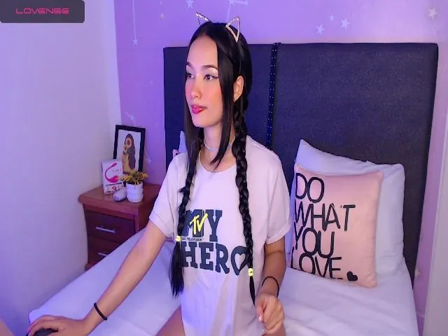 Live sex webcam photo for sharlotte_jx #272975544