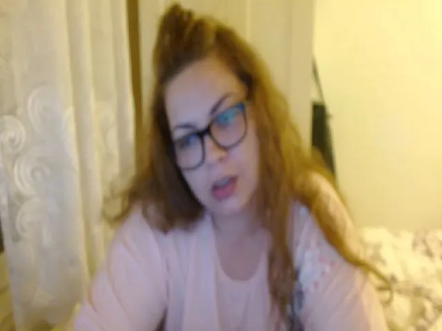 Live sex webcam photo for shycurvymom #273465671