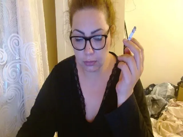 Live sex webcam photo for shycurvymom #273504088
