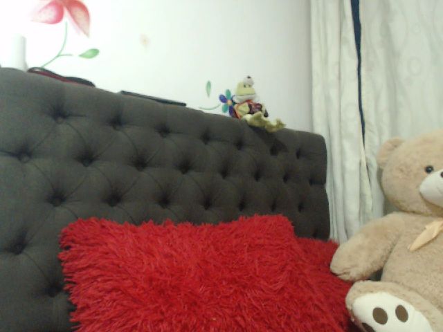 Live sex webcam photo for sofia_swee #271890977