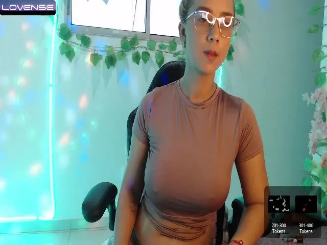 Live sex webcam photo for sommerray_99 #274346441