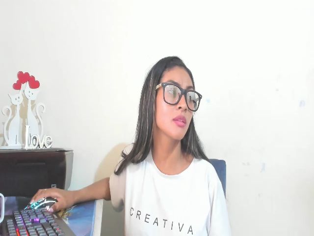 Live sex webcam photo for sophiiaaxx #272968994