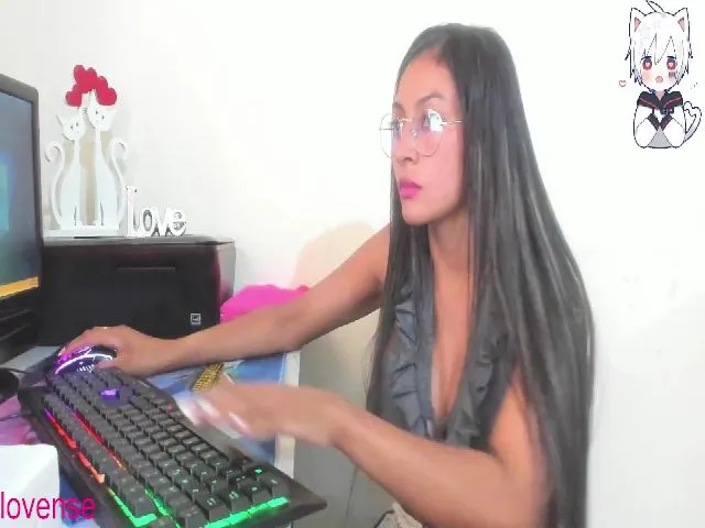 Live sex webcam photo for sophiiaaxx #273036165