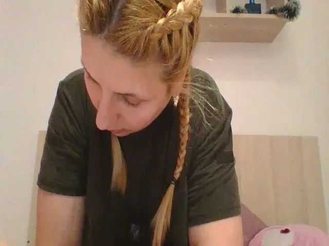 Live sex webcam photo for squirtvicky #273248338