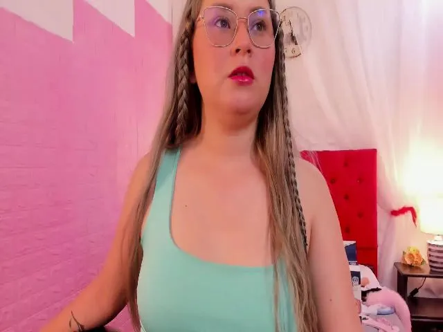 Live sex webcam photo for summerr_23 #272118554
