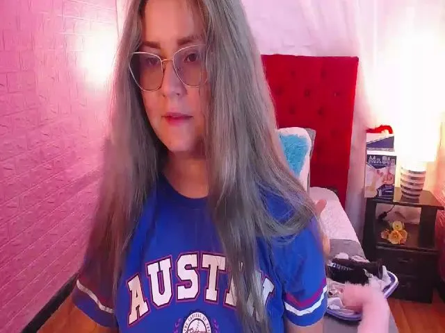 Live sex webcam photo for summerr_23 #272275115