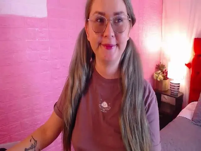 Live sex webcam photo for summerr_23 #272289188