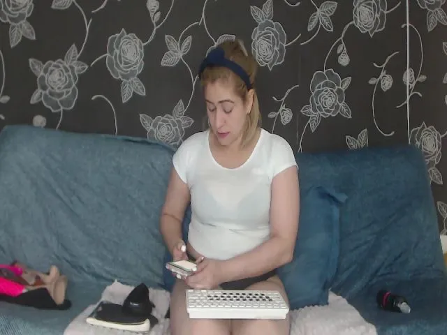 Live sex webcam photo for talisha_brown #271970412