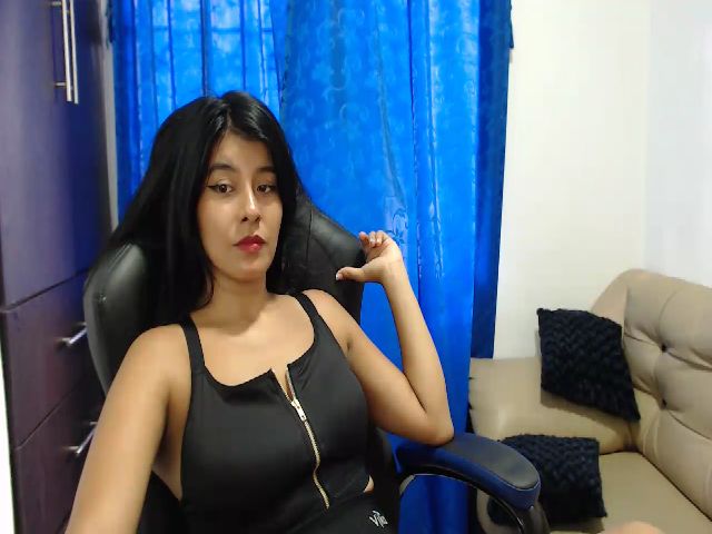 Live sex webcam photo for thaliana04 #274951033