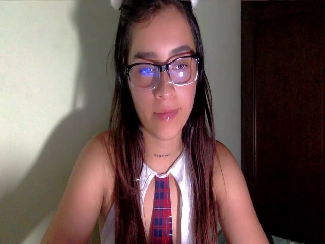 Live sex webcam photo for tinquerbell69 #271810894