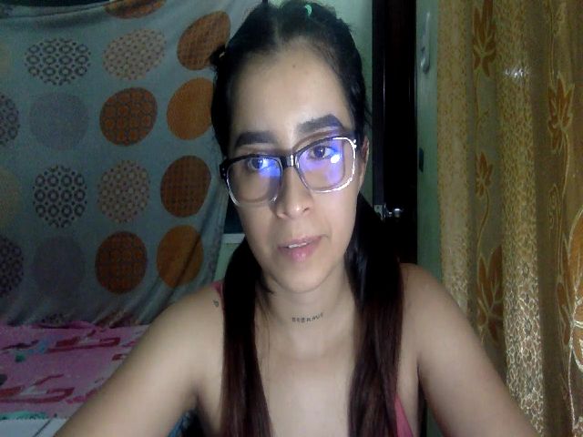 Live sex webcam photo for tinquerbell69 #271889110