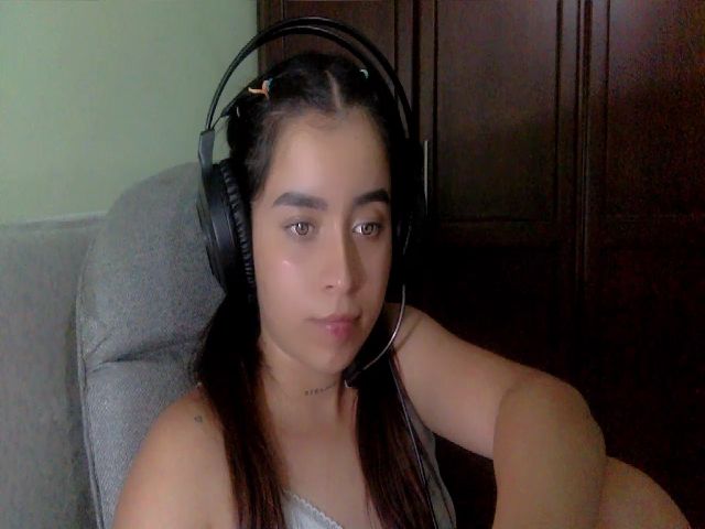 Live sex webcam photo for tinquerbell69 #271893611