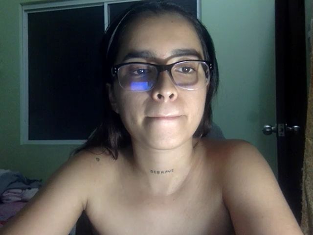 Live sex webcam photo for tinquerbell69 #271906079