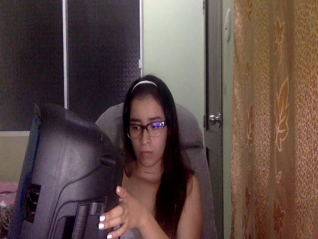 Live sex webcam photo for tinquerbell69 #271913487