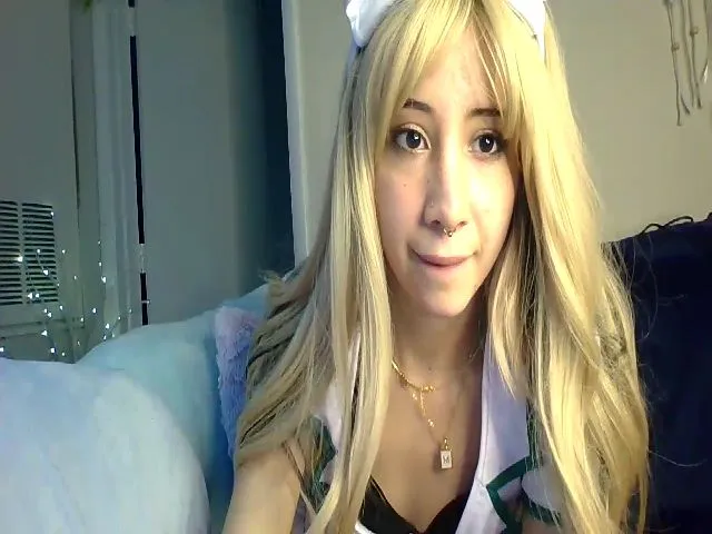 Live sex webcam photo for tinyblondie98 #272199360