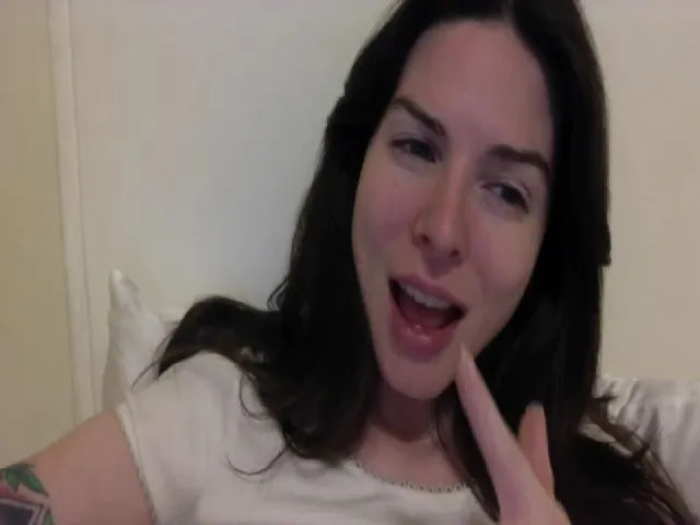 Live sex webcam photo for tonyclifton69 #273928375