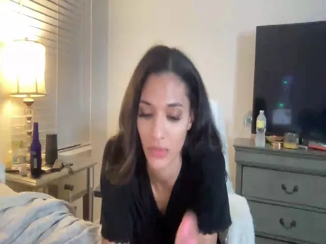 Live sex webcam photo for torireigns1 #274154707