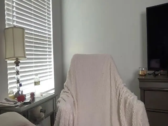 Live sex webcam photo for torireigns1 #274313230