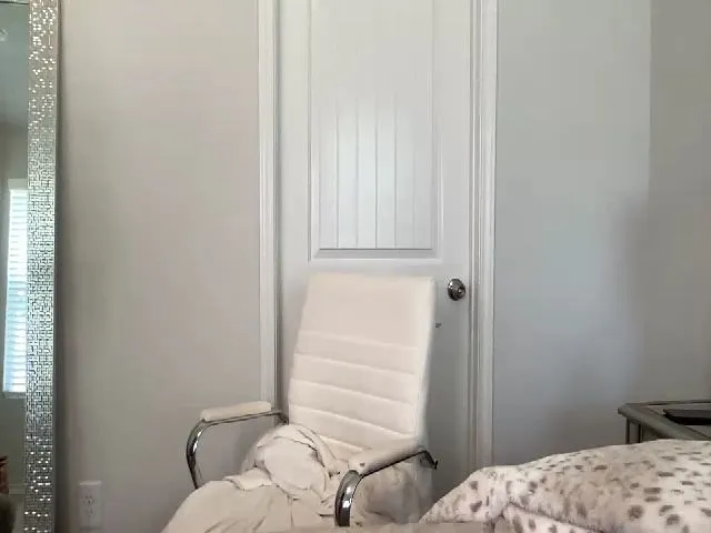 Live sex webcam photo for torireigns1 #274640487