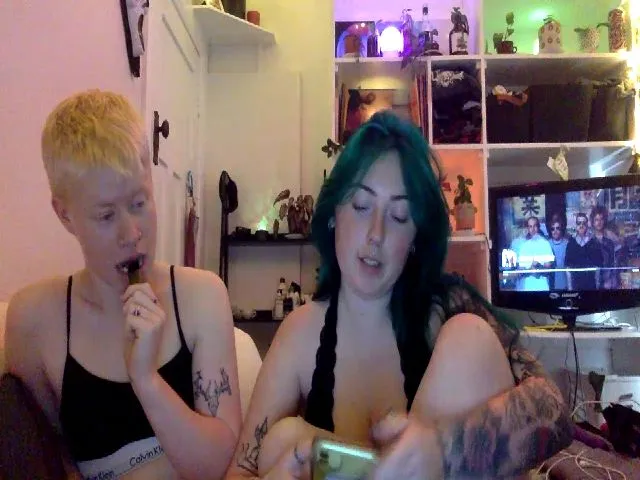 Live sex webcam photo for tumblrslut #272170046