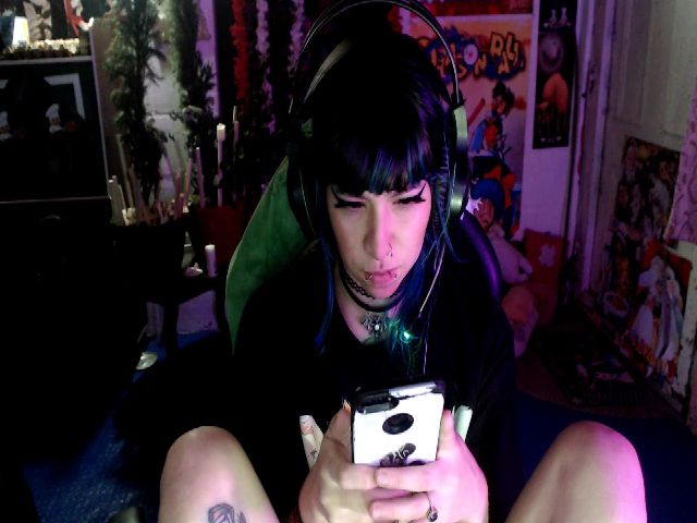 Live sex webcam photo for umaru_michae #272836059