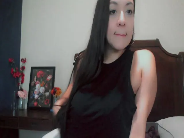 Live sex webcam photo for unknownuser05 #272454225