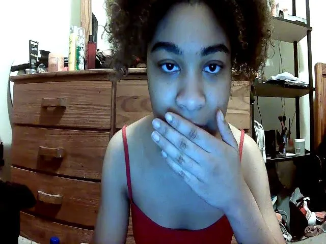 Live sex webcam photo for vanessareyes7 #272816561