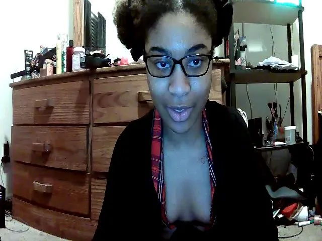 Live sex webcam photo for vanessareyes7 #272848433