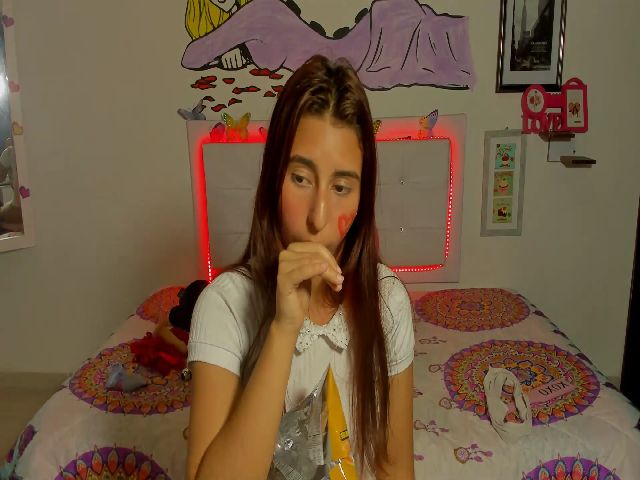 Live sex webcam photo for violeta09 #272476094