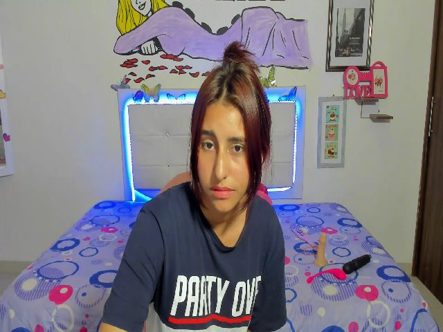 Live sex webcam photo for violeta09 #272592647