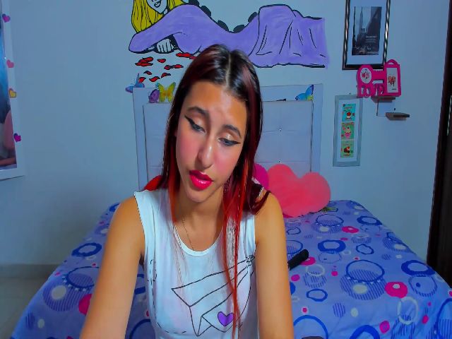 Live sex webcam photo for violeta09 #272718944