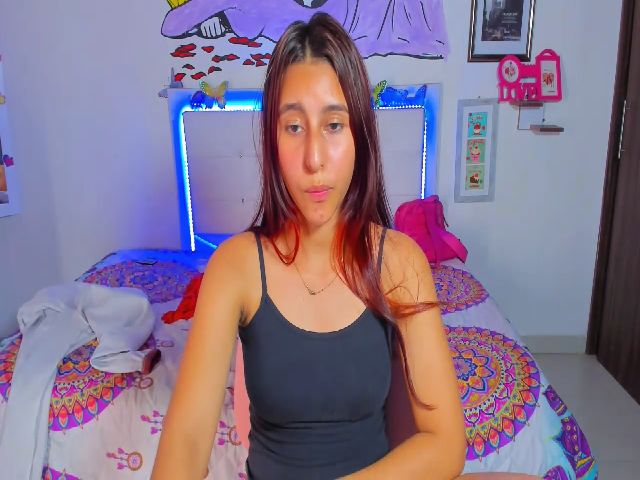 Live sex webcam photo for violeta09 #272812301