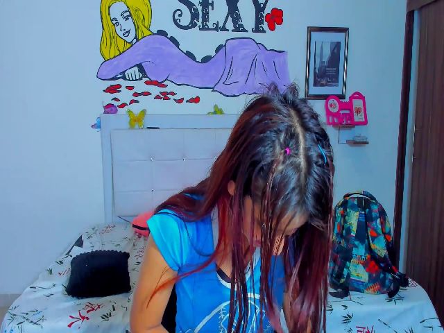 Live sex webcam photo for violeta09 #273030287