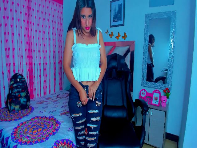 Live sex webcam photo for violeta09 #273388927