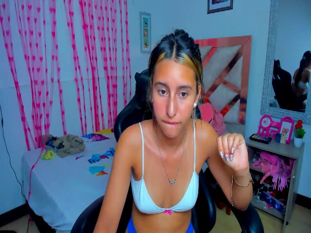 Live sex webcam photo for violeta09 #274563619