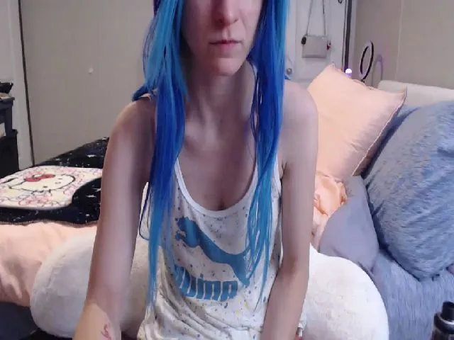 Live sex webcam photo for xKawaiiQueenx #272611443