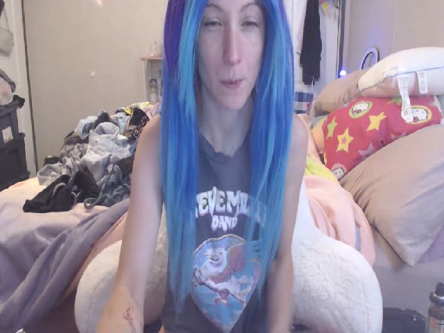 Live sex webcam photo for xKawaiiQueenx #273899045