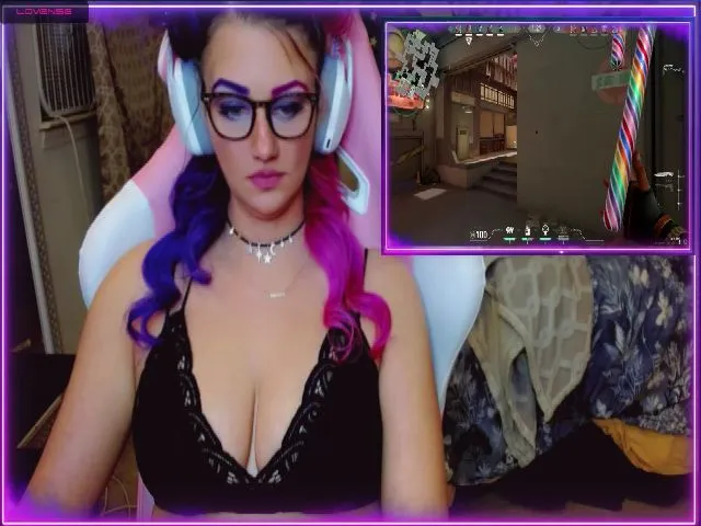 Live sex webcam photo for xLucyFord #272473283