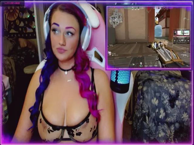 Live sex webcam photo for xLucyFord #272521544