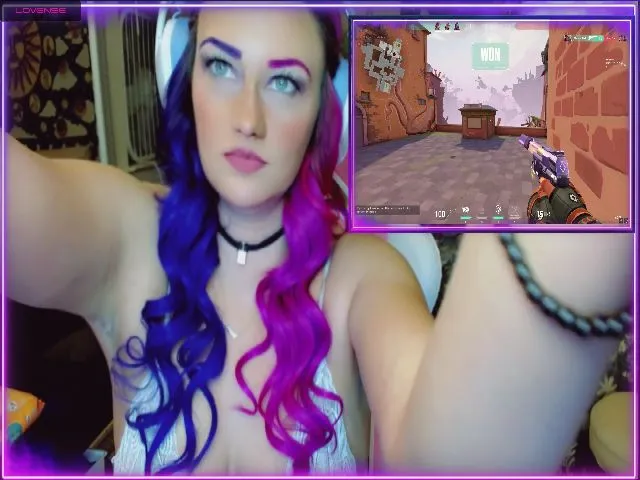 Live sex webcam photo for xLucyFord #272560884