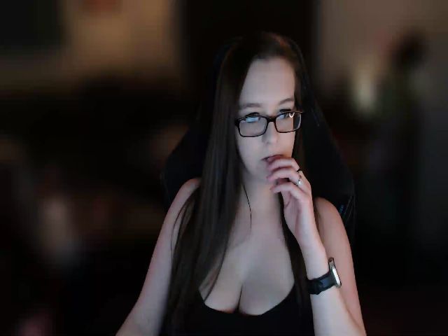 Live sex webcam photo for xQueenKendrax #271869511