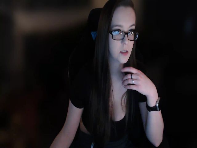 Live sex webcam photo for xQueenKendrax #272275089