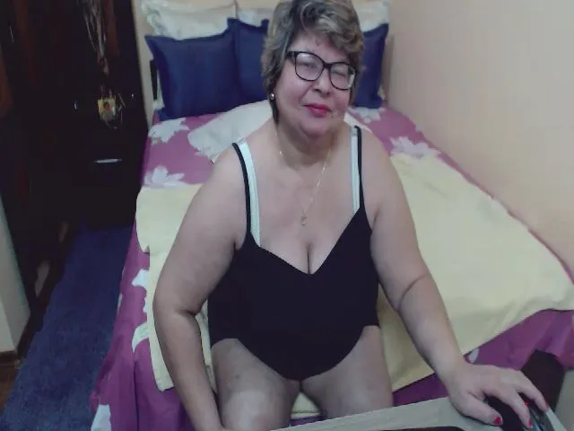 Live sex webcam photo for xSweetKarina #272158811