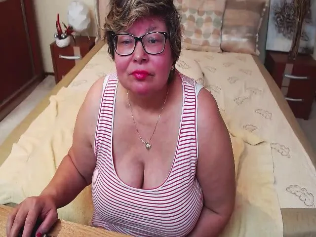Live sex webcam photo for xSweetKarina #272241668