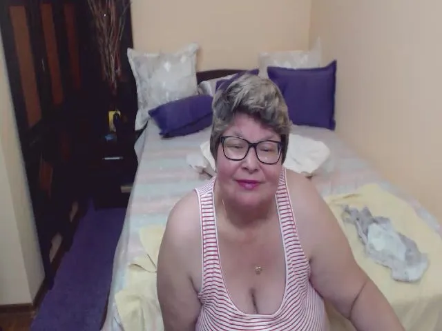 Live sex webcam photo for xSweetKarina #273701077