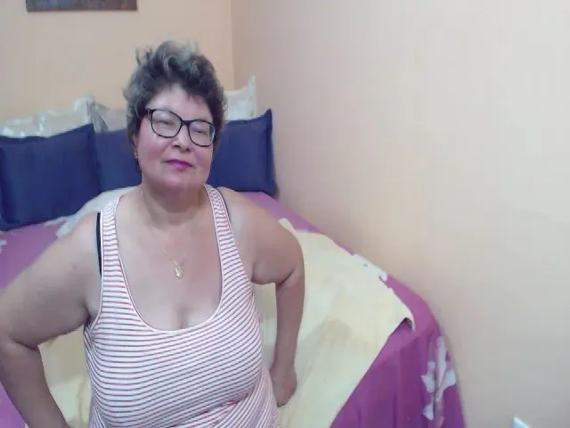 Live sex webcam photo for xSweetKarina #274176552