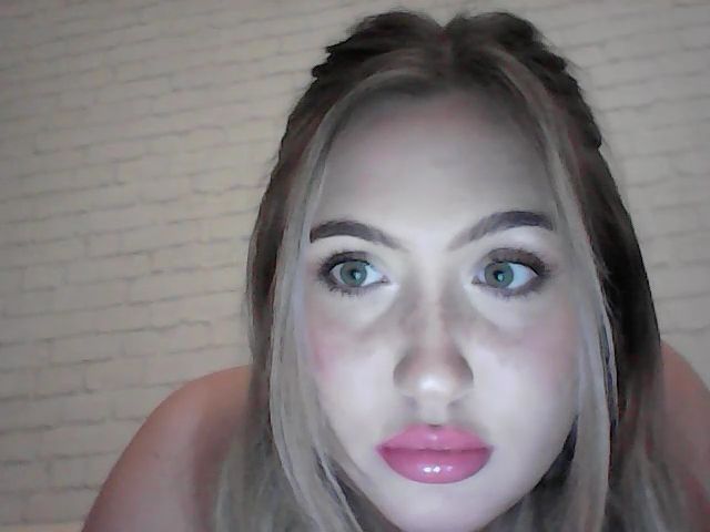 Live sex webcam photo for xoLittleKitty #272268525